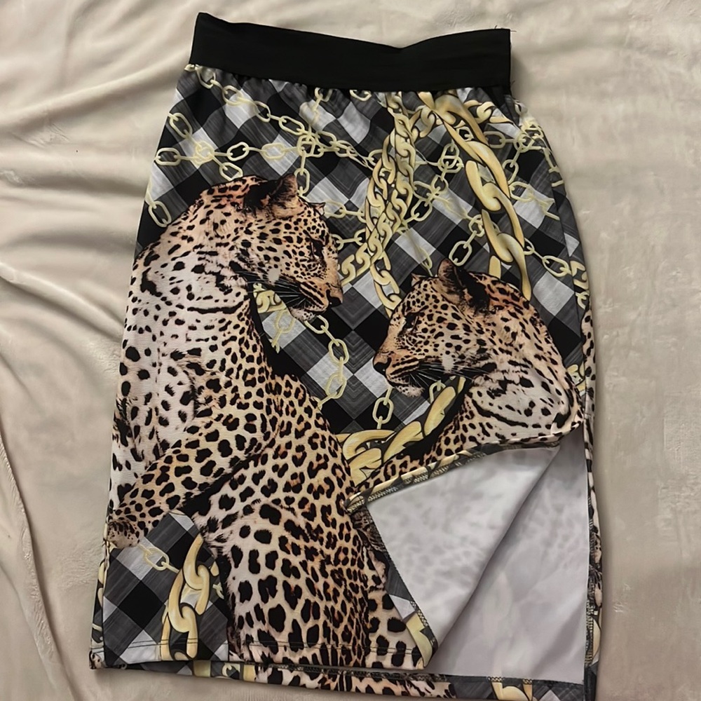 Tmani skirt with side slit